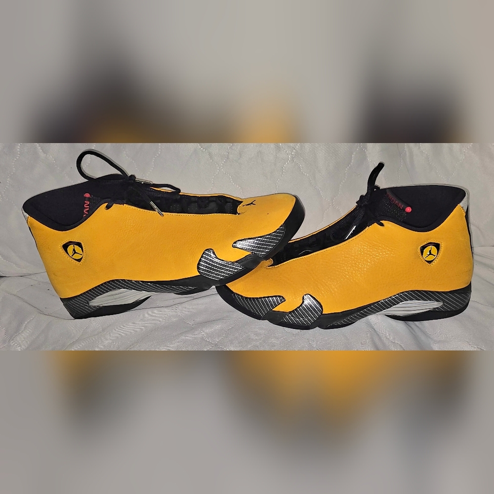 Air Jordan Reverse Taxi - Picture 2 of 5